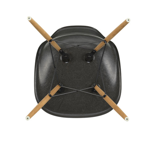 Cadeira Eames em Fibra de Vidro DSW / Base Freixo